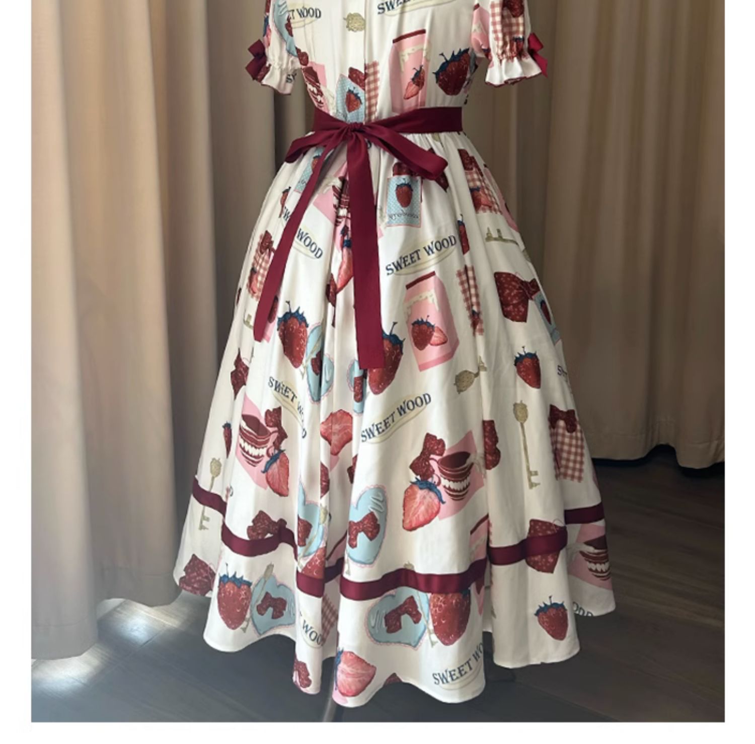 4XL Lolita Dress Plus Size Sweet Lolita Dress with Strawberry Print Bow Accents One Piece Lolita Dress