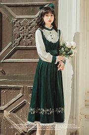 Classic Cintage Court Style Medieval Lolita Velvet Embroider French Princess Dress