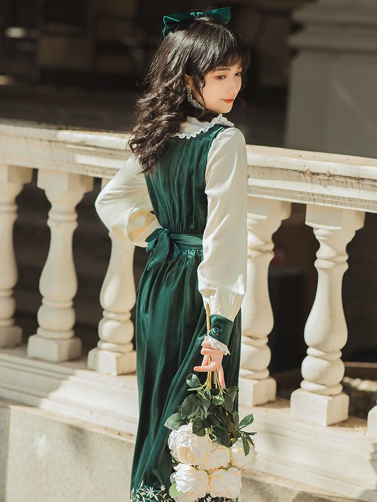 Classic Cintage Court Style Medieval Lolita Velvet Embroider French Princess Dress