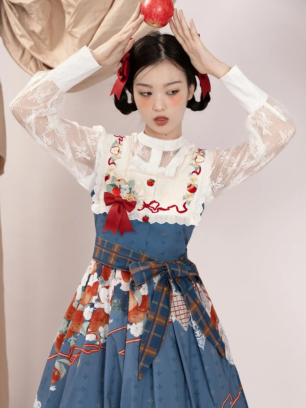 Sweet Lolita Classic White Vintage Pastoral Fruit Printed Apron Style Original Printed Embroidered