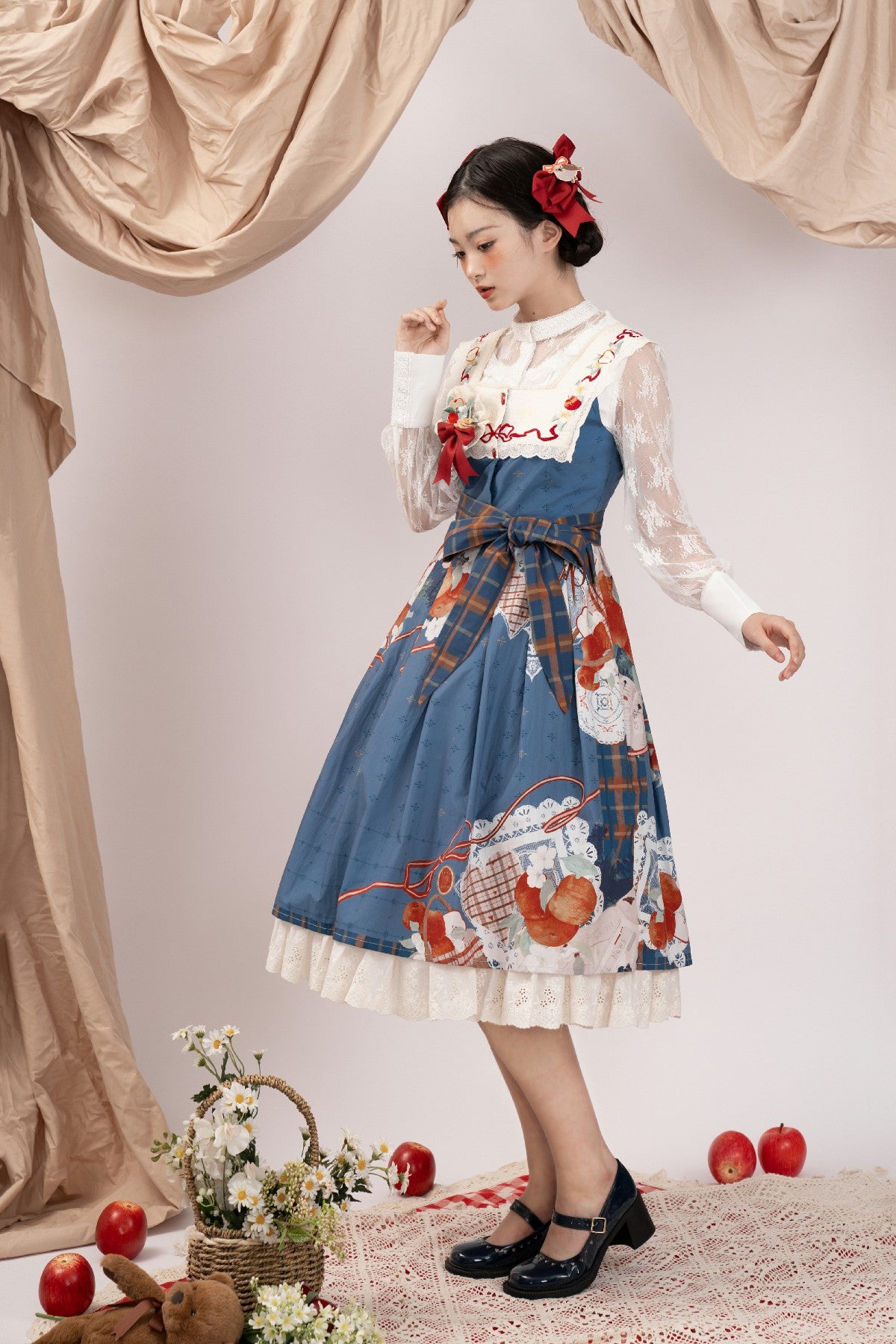 Sweet Lolita Classic White Vintage Pastoral Fruit Printed Apron Style Original Printed Embroidered