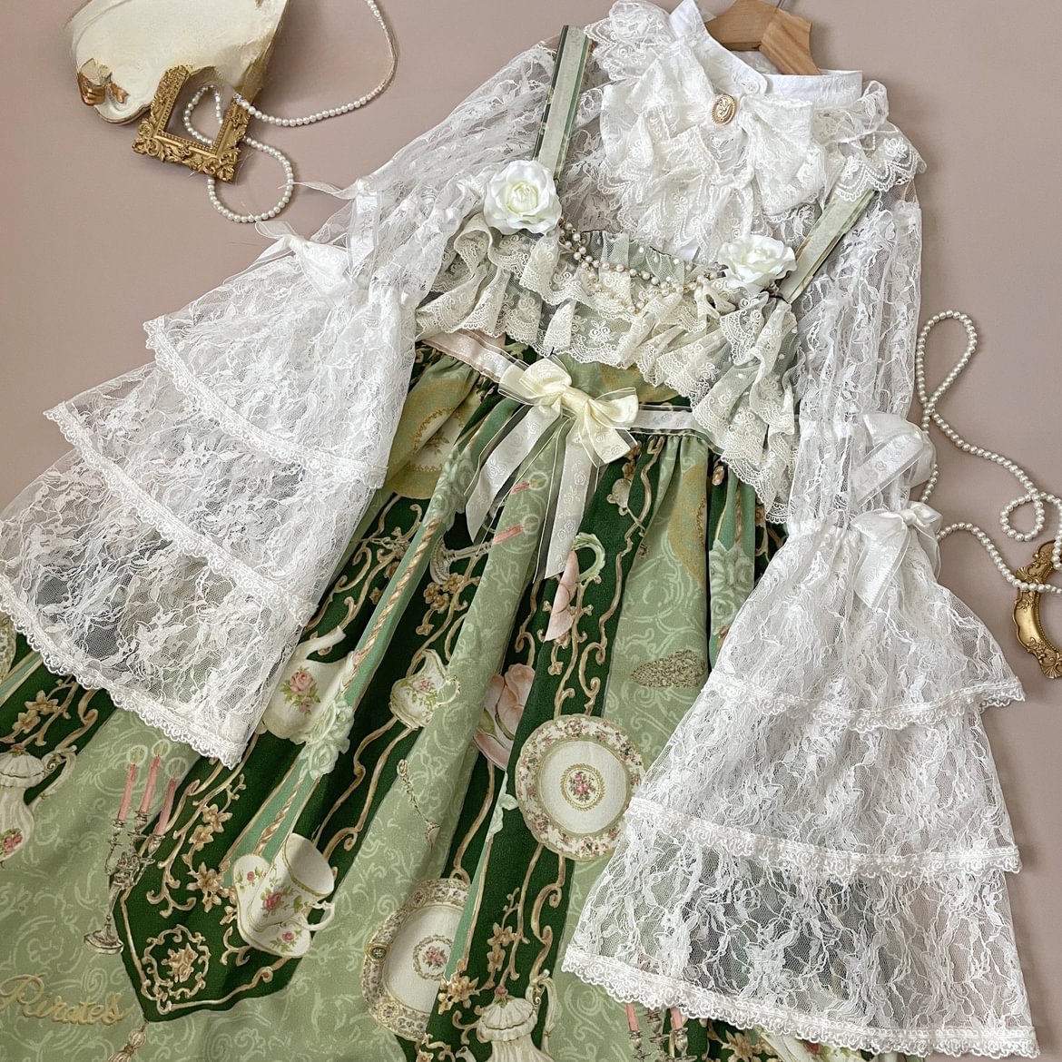 Classic Vintage Gorgeous Antique Sleeve Blouse Shirt