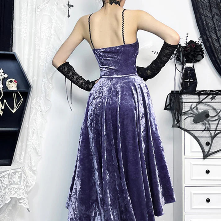 The Gothic Purple Velvet Corset Dress Set is designed to embody dramatic elegance and dark romance. The rich velvet fabric paired with a structured corset enhances a graceful silhouette, while the high-low hemline adds a modern, flowing touch. Delicate lace trim and the matching black lace bolero create layers of sophistication and mystery. Perfect for gothic events, evening gatherings, or stage performances, this set captures the allure of vintage refinement with a bold, enchanting spirit.
