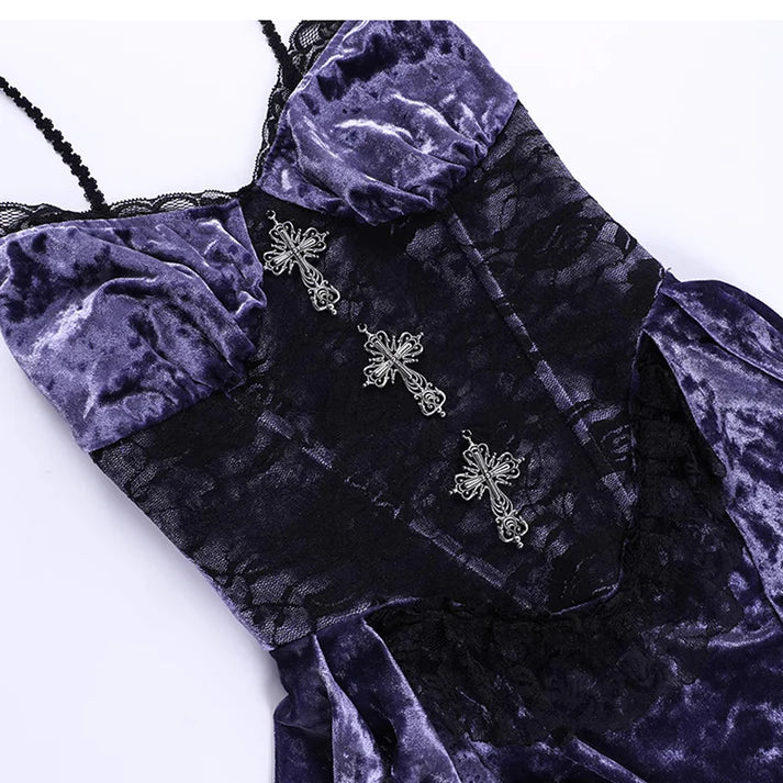 The Gothic Purple Velvet Corset Dress Set is designed to embody dramatic elegance and dark romance. The rich velvet fabric paired with a structured corset enhances a graceful silhouette, while the high-low hemline adds a modern, flowing touch. Delicate lace trim and the matching black lace bolero create layers of sophistication and mystery. Perfect for gothic events, evening gatherings, or stage performances, this set captures the allure of vintage refinement with a bold, enchanting spirit.