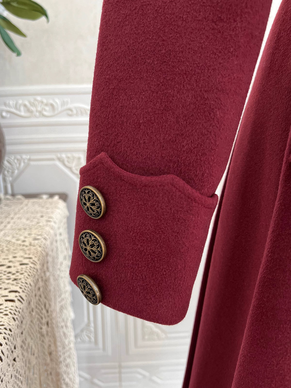 This dark crimson prince set draws inspiration from Gothic aristocracy and vampire lore, blending dramatic elegance with Ouji fashion's structured silhouettes. The tailored medieval coat features intricate gold detailing, velvet accents, and opulent brocade, evoking a haunting yet regal atmosphere. Paired with ruffled inner shirts and tailored trousers, the ensemble merges historical grandeur with Lolita aesthetics, perfect for creating captivating autumnal narratives of dark romance.