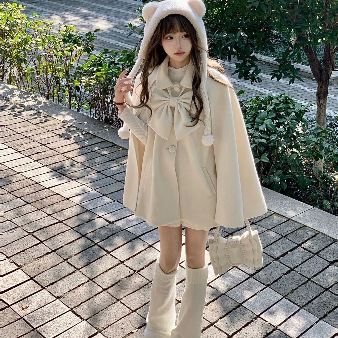 Lolita Fleece Autumn and Winter Cape Coat Beige Black High-end Elegant Daily
