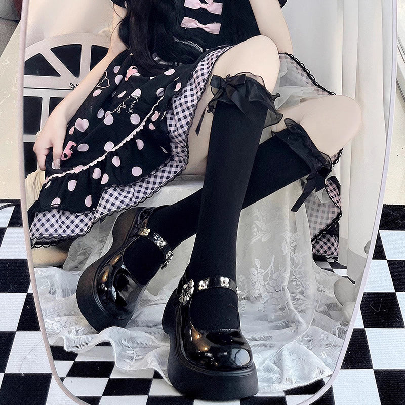 Design Concept:
These Lolita-style knee-high stockings are crafted from soft, breathable cotton, providing all-day comfort for daily wear or special occasions. Available in milk white and black, each pair is adorned with delicate lace trim and a cute bow accent, adding a charming, feminine touch to your outfit. Perfect for pairing with skirts, dresses, or Lolita ensembles to enhance a sweet, elegant aesthetic.