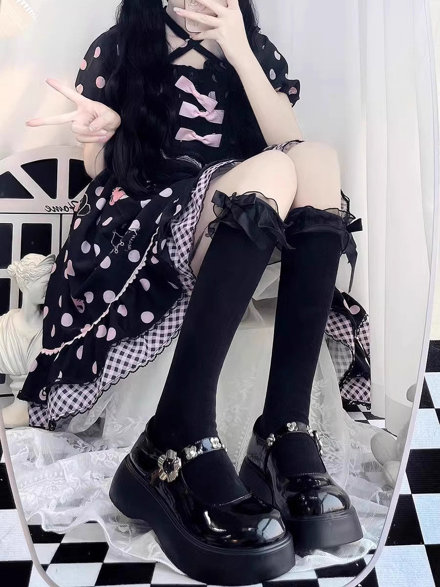 Design Concept:
These Lolita-style knee-high stockings are crafted from soft, breathable cotton, providing all-day comfort for daily wear or special occasions. Available in milk white and black, each pair is adorned with delicate lace trim and a cute bow accent, adding a charming, feminine touch to your outfit. Perfect for pairing with skirts, dresses, or Lolita ensembles to enhance a sweet, elegant aesthetic.