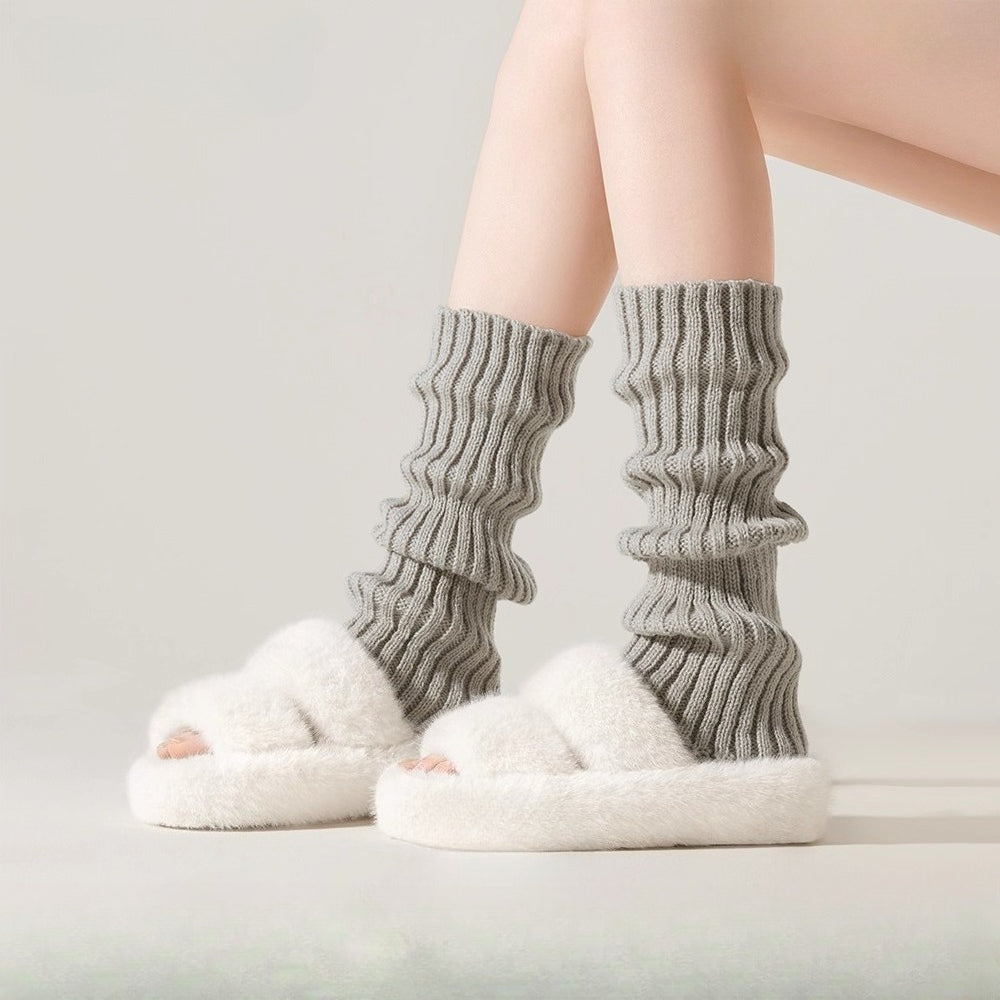 Design Concept:
These Lolita knee-high knit socks come in a soft palette of beige, oatmeal, gray, and white, designed to complement a variety of Lolita outfits. Crafted from a cozy, stretchable knit, they provide a comfortable fit while maintaining a structured shape. The layered, stacked design adds a playful and whimsical touch, perfect for daily wear, tea parties, or casual Lolita gatherings. Delicate ribbing ensures the socks stay in place, while the versatile colors make them an essential addition to