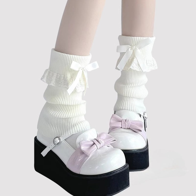 Design Concept:
Lolita Stockings Sweet Pearl Bow Knee-High Leg Warmers are designed with delicate pearl and bow accents, adding a charming and playful touch to any Lolita outfit. Crafted from soft, breathable fabric, these leg warmers provide a comfortable fit while maintaining a cute, feminine silhouette. Perfect for daily wear, tea parties, or casual Lolita gatherings, they pair beautifully with skirts, dresses, or layered outfits. Available in pink, white, black, and image color, these stockings are a