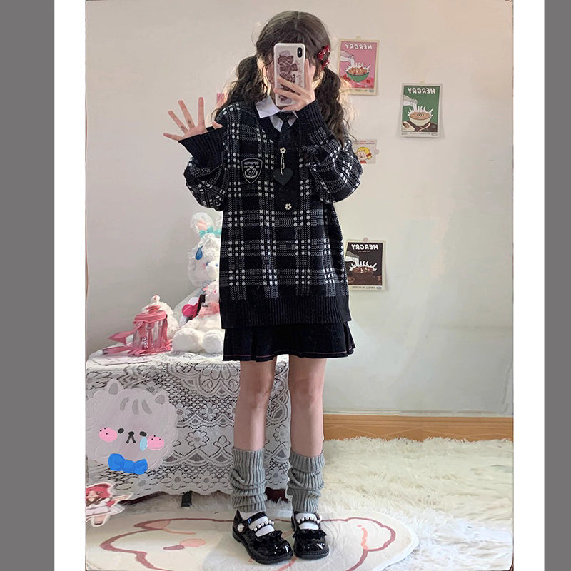 Design Concept:
Step into playful Y2K-inspired Lolita style with these long tube knit leg warmers. Available in white, black, pink, and gray, they feature a soft, stretchy knit that hugs the legs comfortably while adding a layered, “stacked” look perfect for pairing with skirts or dresses. Delicate lace trims and cute bow accents enhance their sweet and whimsical aesthetic, making them ideal for daily wear, tea parties, or casual Lolita gatherings. The versatile colors allow effortless coordination with a