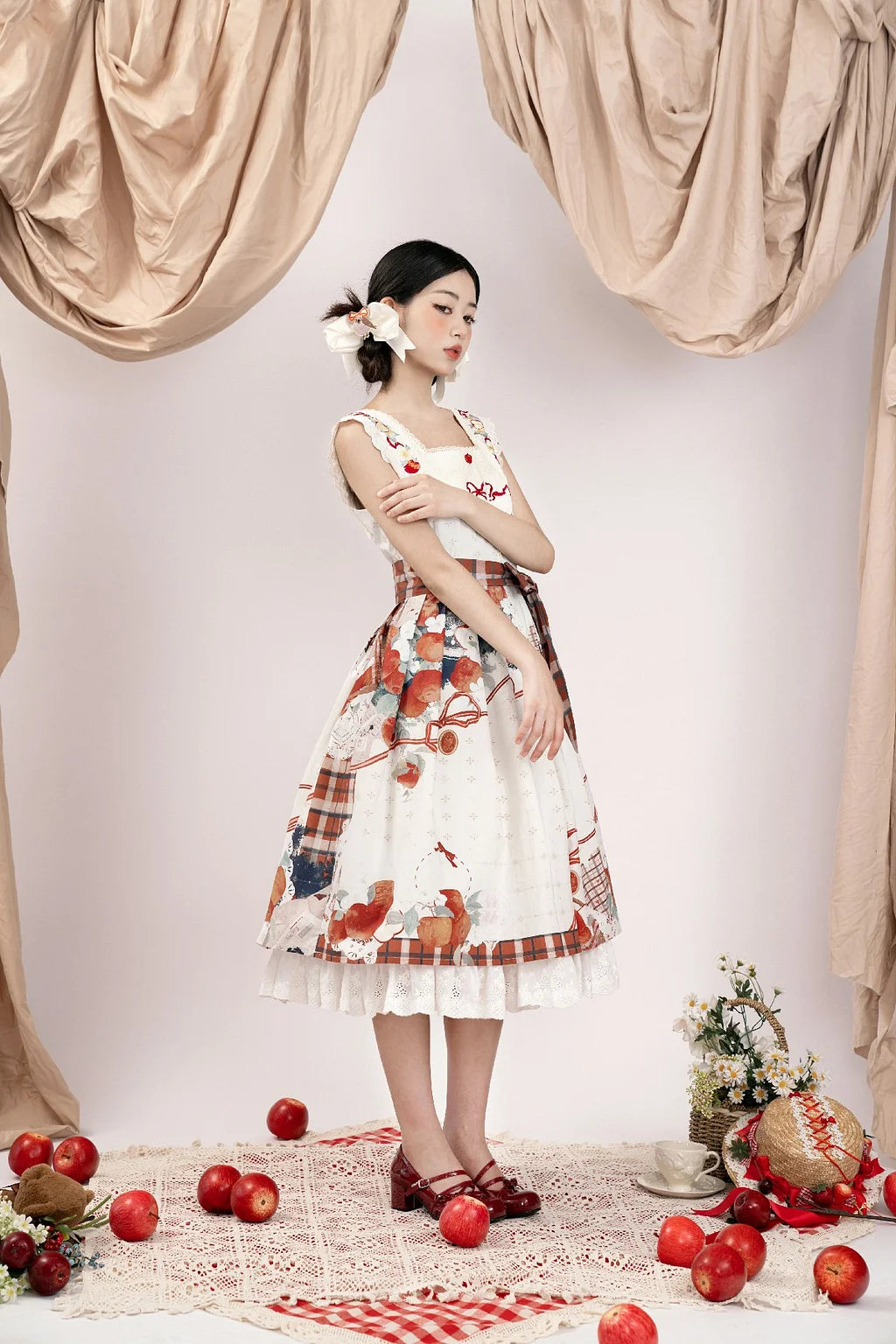 Sweet Lolita Classic White Vintage Pastoral Fruit Printed Apron Style Original Printed Embroidered