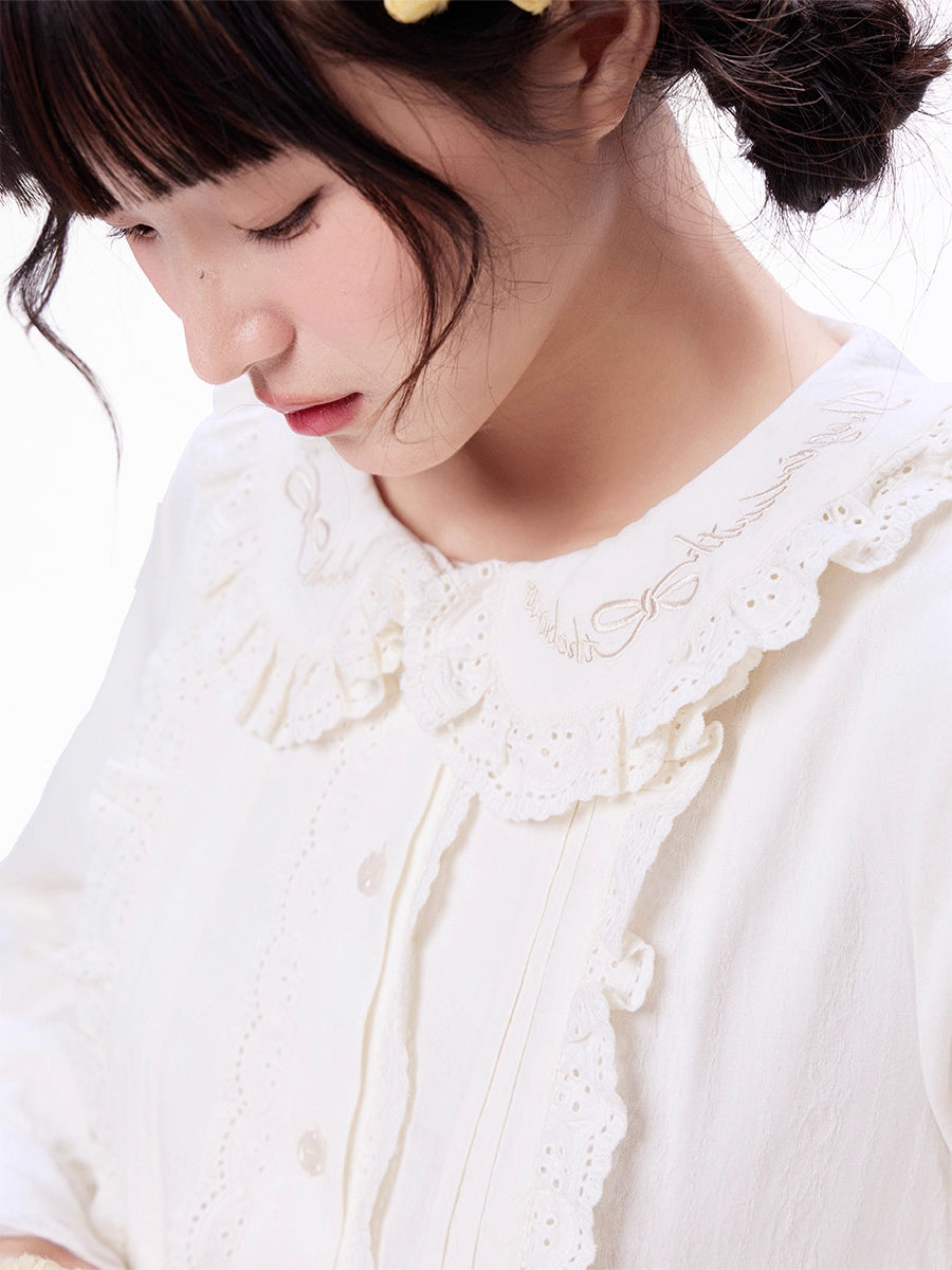 Design Concept:
This Sweet Lolita dress in pristine white features an elegant jacquard pattern and a charming ribbon bow tie at the waist. The loose, comfortable fit and long sleeves make it perfect for cooler autumn and winter days, while the playful details add a youthful, cute touch. Ideal for daily wear, tea parties, or casual gatherings, this dress effortlessly combines comfort with classic Lolita charm.