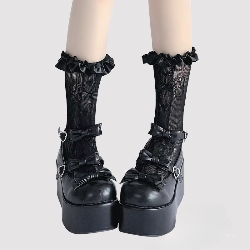 Design Concept:
These Lolita stockings are sheer, elastic socks designed in black and white, featuring delicate lace and charming bow details. With a mid-calf length of approximately 25cm when laid flat, they are both comfortable and flexible to wear. Perfect for creating a cute and elegant Lolita look, these socks complement dresses, skirts, and other Lolita accessories, adding a playful and feminine touch to your outfit.