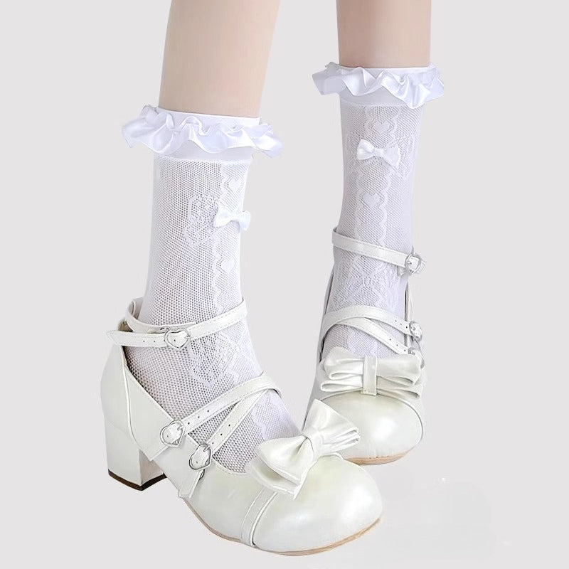 Design Concept:
These Lolita stockings are sheer, elastic socks designed in black and white, featuring delicate lace and charming bow details. With a mid-calf length of approximately 25cm when laid flat, they are both comfortable and flexible to wear. Perfect for creating a cute and elegant Lolita look, these socks complement dresses, skirts, and other Lolita accessories, adding a playful and feminine touch to your outfit.