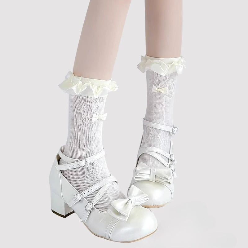 Design Concept:
These Lolita stockings are sheer, elastic socks designed in black and white, featuring delicate lace and charming bow details. With a mid-calf length of approximately 25cm when laid flat, they are both comfortable and flexible to wear. Perfect for creating a cute and elegant Lolita look, these socks complement dresses, skirts, and other Lolita accessories, adding a playful and feminine touch to your outfit.