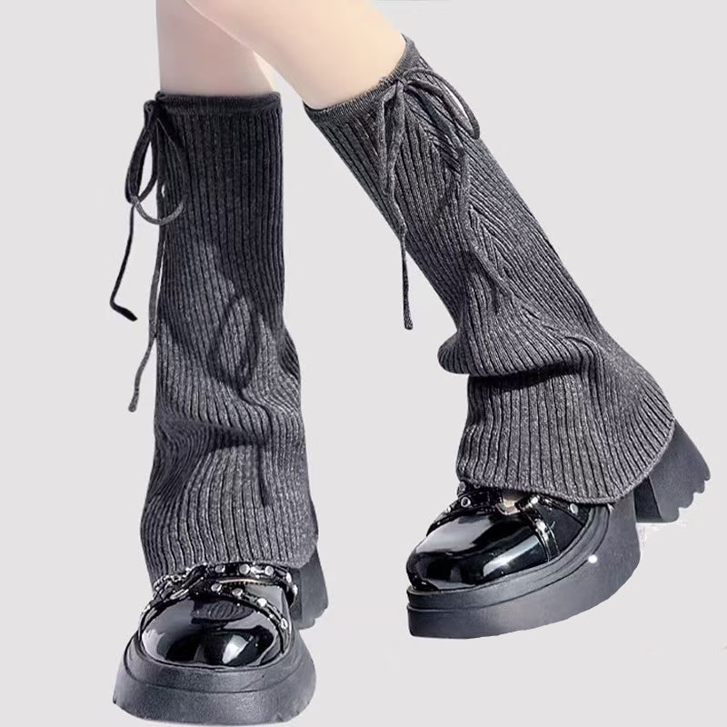 Design Concept:
The mid-calf length design (approximately 38cm) offers versatile styling options, making them ideal for pairing with wide-leg pants, JK uniforms, or standalone wear. The stackable feature enables creative layering possibilities, allowing you to express your individual style through different stacking heights and combinations. Available in four contemporary colors - Classic Black, Deep Charcoal Gray, Pure White, and Rebellious Pink - each hue represents a distinct aspect of alternative cult