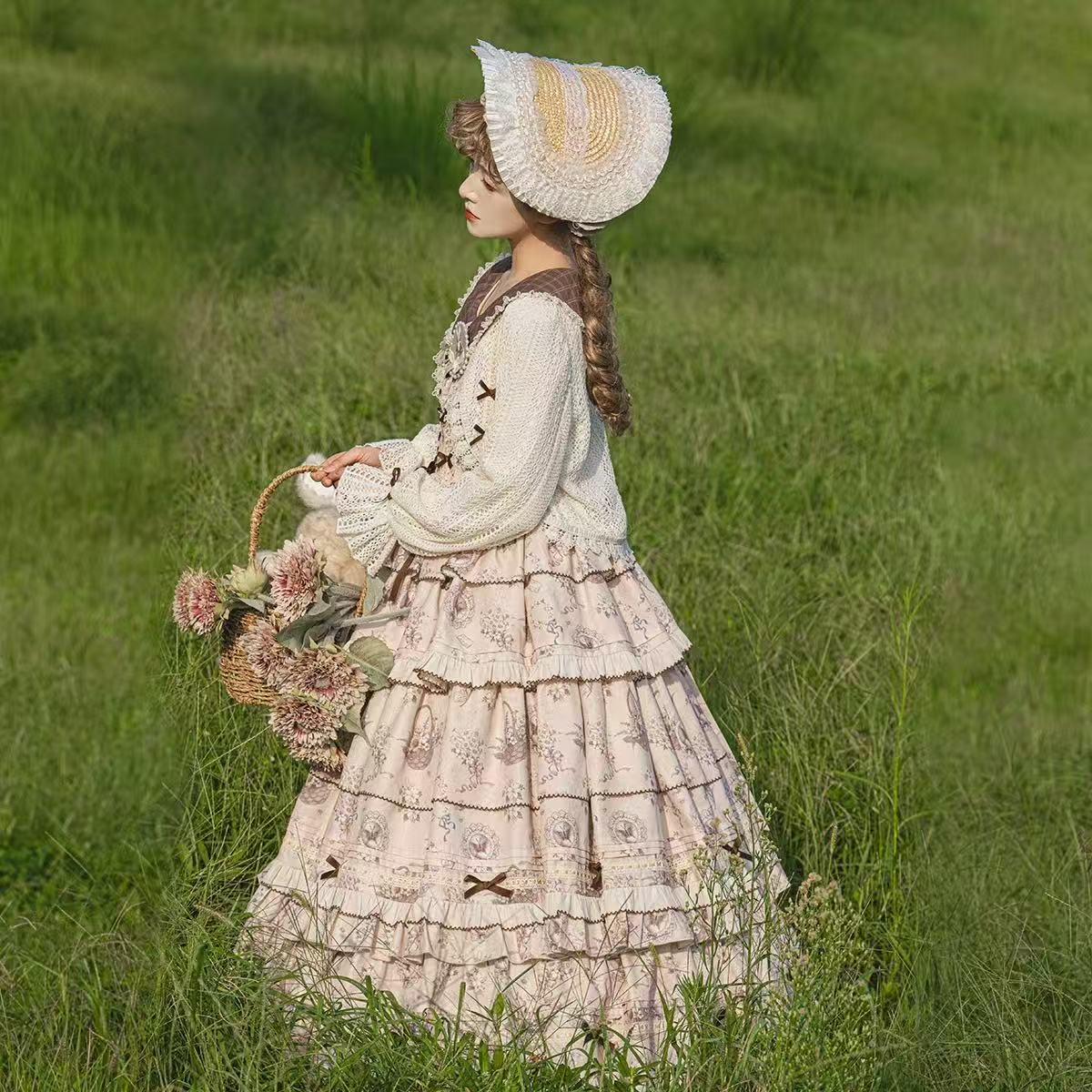 Design Concept:
This Sweet Lolita brown elegant daily dress set combines a refined silhouette with delicate lace and bow details, presenting a graceful and charming style suitable for everyday Lolita fashion. Product Details: The set includes one coat and one dress, offering a coordinated outfit that balances sweetness and elegance.