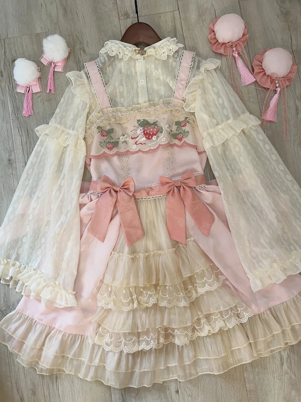 Qi Lolita Sweet Cake Pink Cream Strawberry Bunny Lolita Dress