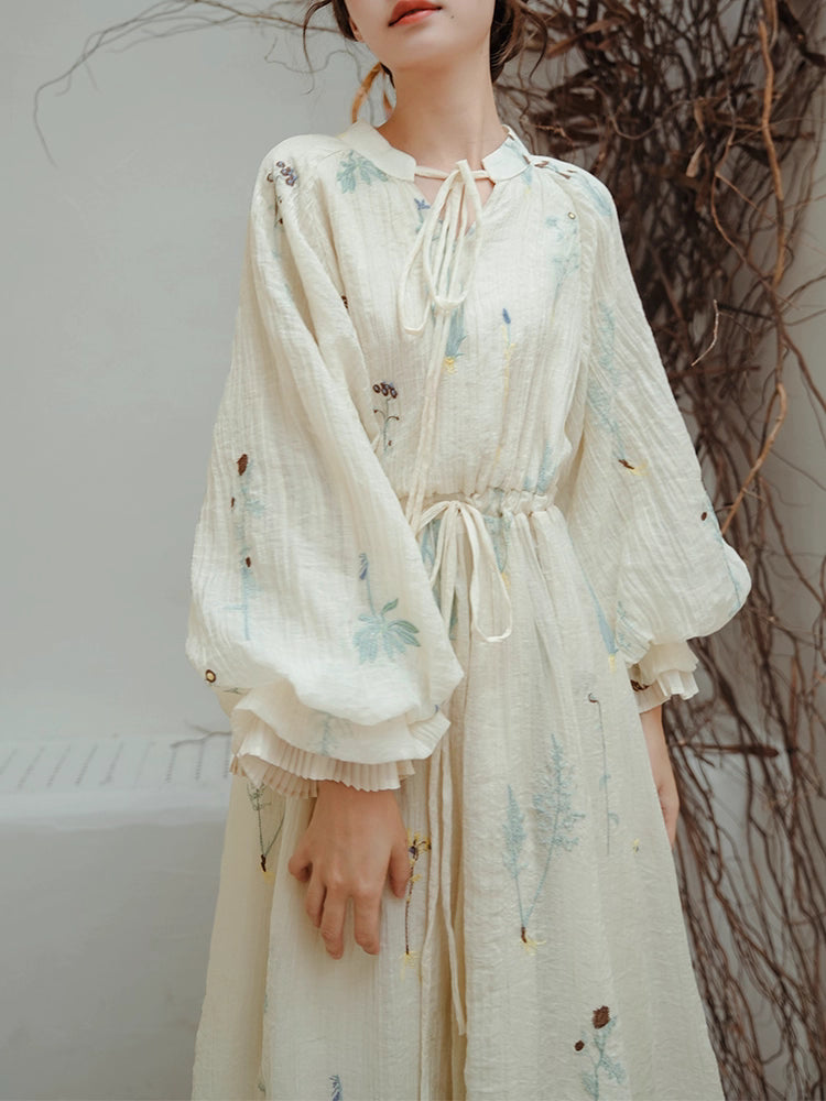 Description:
Embrace timeless elegance with this Classic Lolita dress in light apricot, available in both long and short versions. Designed with delicate pleated details and refined embroidery, the gown highlights a graceful Victorian-inspired silhouette. The voluminous lantern sleeves add a touch of vintage charm, while the soft fabric ensures comfort and movement. Whether styled for daily wear, gatherings, or elegant occasions, this versatile dress blends sophistication with romantic Lolita aesthetics.