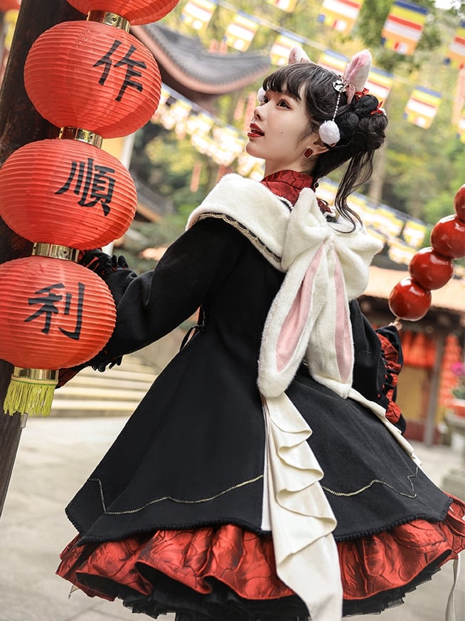 The Classic Black Red Lapel Collar Lolita Maid OP Dress captures a refined balance of elegance and playful sweetness. Its structured lapel collar, paired with charming bowknot details, highlights a delicate maid-inspired aesthetic. Long sleeves and layered ruffles enhance both comfort and volume, while the timeless black palette makes it versatile for multiple occasions. Perfect for tea parties, daily outings, or themed gatherings, this OP dress embodies classic Lolita grace with a touch of maid allure.