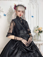 Design Concept:
This Gothic Lolita set in black and white features a pointed shell blouse with fake collar, brooch, and decorative chain, combining dark elegance with a refined subcultural aesthetic. Perfect for daily wear, tea parties, or themed gatherings, this set offers a polished Lolita look with intricate detailing.
