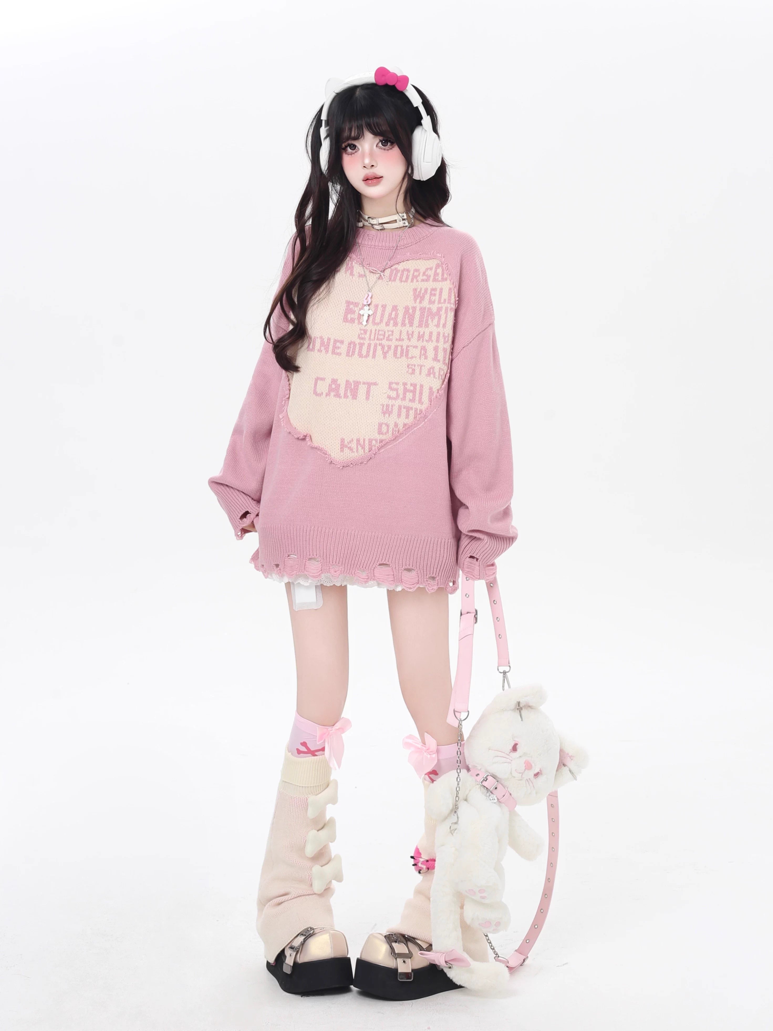 Inspired by the mystery of unopened letters, this sweater combines American casual comfort with a touch of intrigue. The relaxed silhouette and soft fabric offer effortless coziness, while the typographic print and black-and-pink color block add a modern, unisex edge. Lightweight yet warm, it’s perfect for solo layering or styled over collared shirts—a versatile piece for those who value subtle storytelling through style.