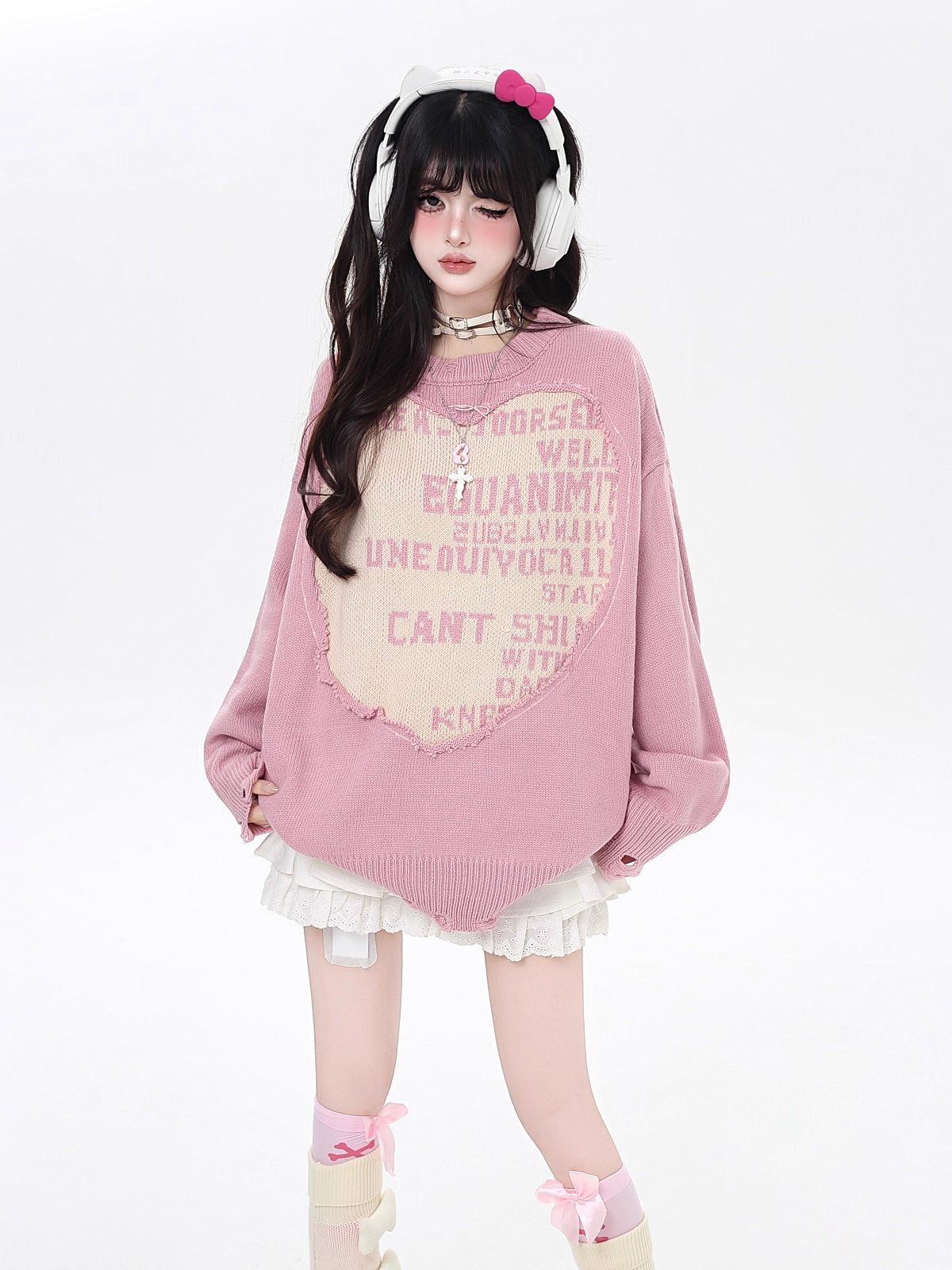 Inspired by the mystery of unopened letters, this sweater combines American casual comfort with a touch of intrigue. The relaxed silhouette and soft fabric offer effortless coziness, while the typographic print and black-and-pink color block add a modern, unisex edge. Lightweight yet warm, it’s perfect for solo layering or styled over collared shirts—a versatile piece for those who value subtle storytelling through style.