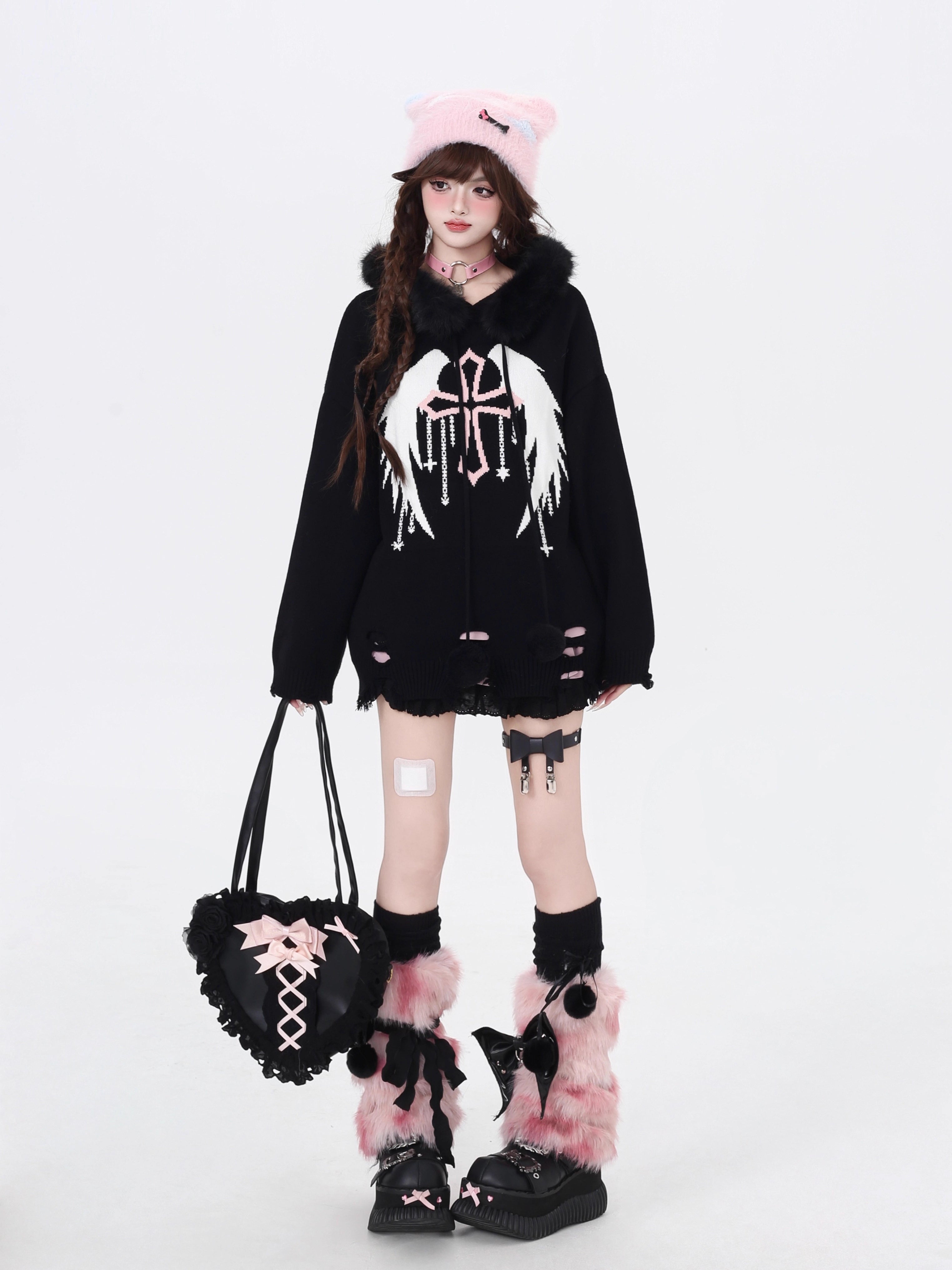 Design Concept:
This Lolita Coat piece in classic black combines sweet and cute aesthetics with cozy practicality. Crafted for winter casual wear, the hoodie features a soft, removable faux fur collar, allowing you to switch up your style while staying warm. Its loose fit ensures comfort, while the playful Lolita-inspired design adds a whimsical touch to everyday outfits. Perfect for layering over skirts or pants, it’s ideal for streetwear, casual outings, or seasonal cozy looks.