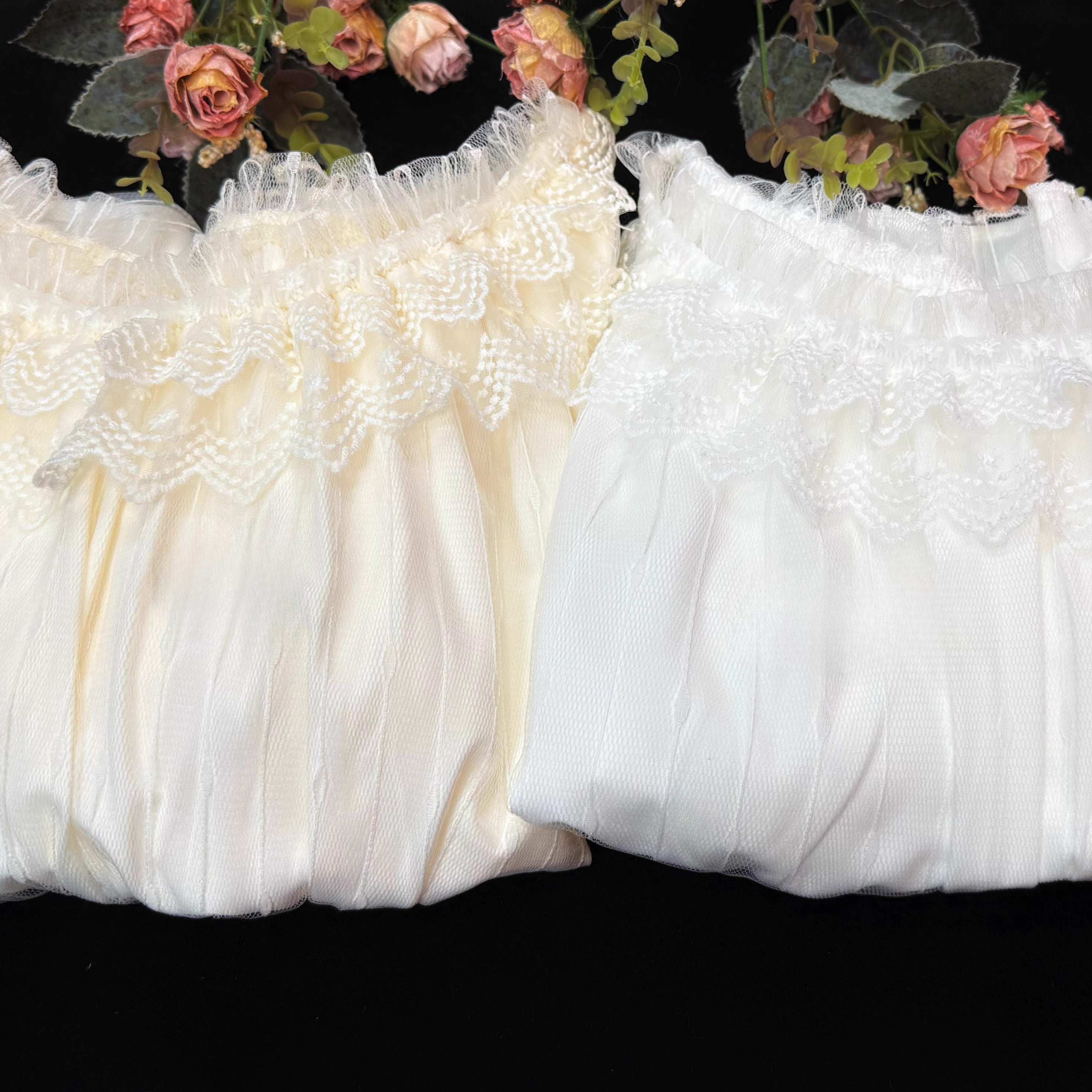 Design Concept:
This Lolita blouse features a slim-fit silhouette with a soft elastic neckline and round collar, combining elegance with everyday wearability. The short sleeves and cropped length highlight a youthful charm while maintaining a refined Lolita aesthetic. Available in White and Apricot, it offers versatile styling options for different moods and outfits.