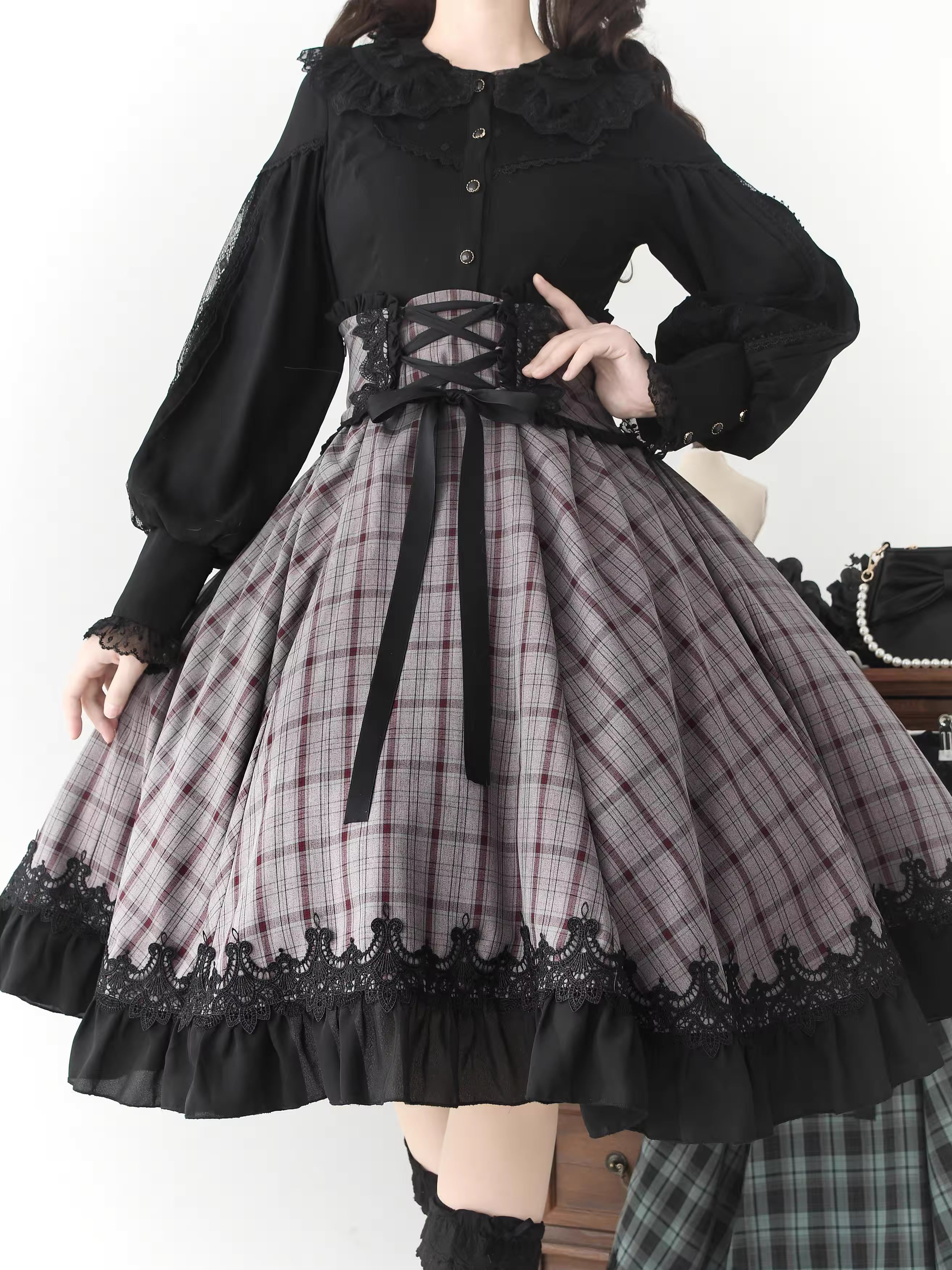 Design Concept:
This Lolita blouse features a delicate lace-trimmed doll collar and elegant leg-of-mutton sleeves, combining classic charm with a refined silhouette. The slim-fit design enhances the figure while maintaining a graceful Lolita aesthetic. Available in Ivory, Black, and Apricot, it provides versatile options to match various Lolita outfits.