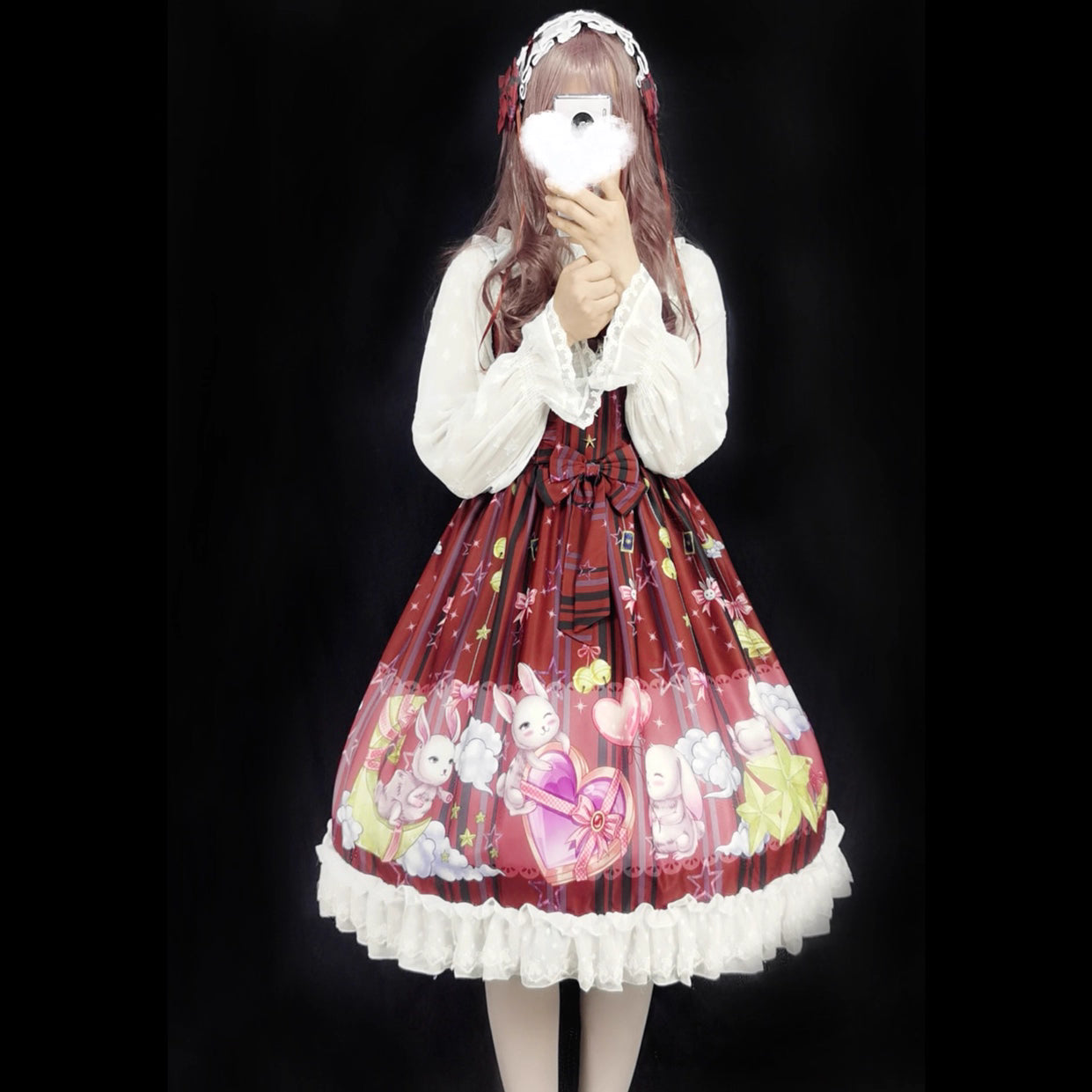 Design Concept:
This Lolita blouse features delicate lace-trimmed princess sleeves and an off-shoulder design, crafted as a versatile layering top for JSKs. The lightweight chiffon fabric ensures an elegant drape and refined silhouette, making it a stylish inner layer. Available in Black and White, it offers options for both classic sweet and Gothic-inspired Lolita outfits.