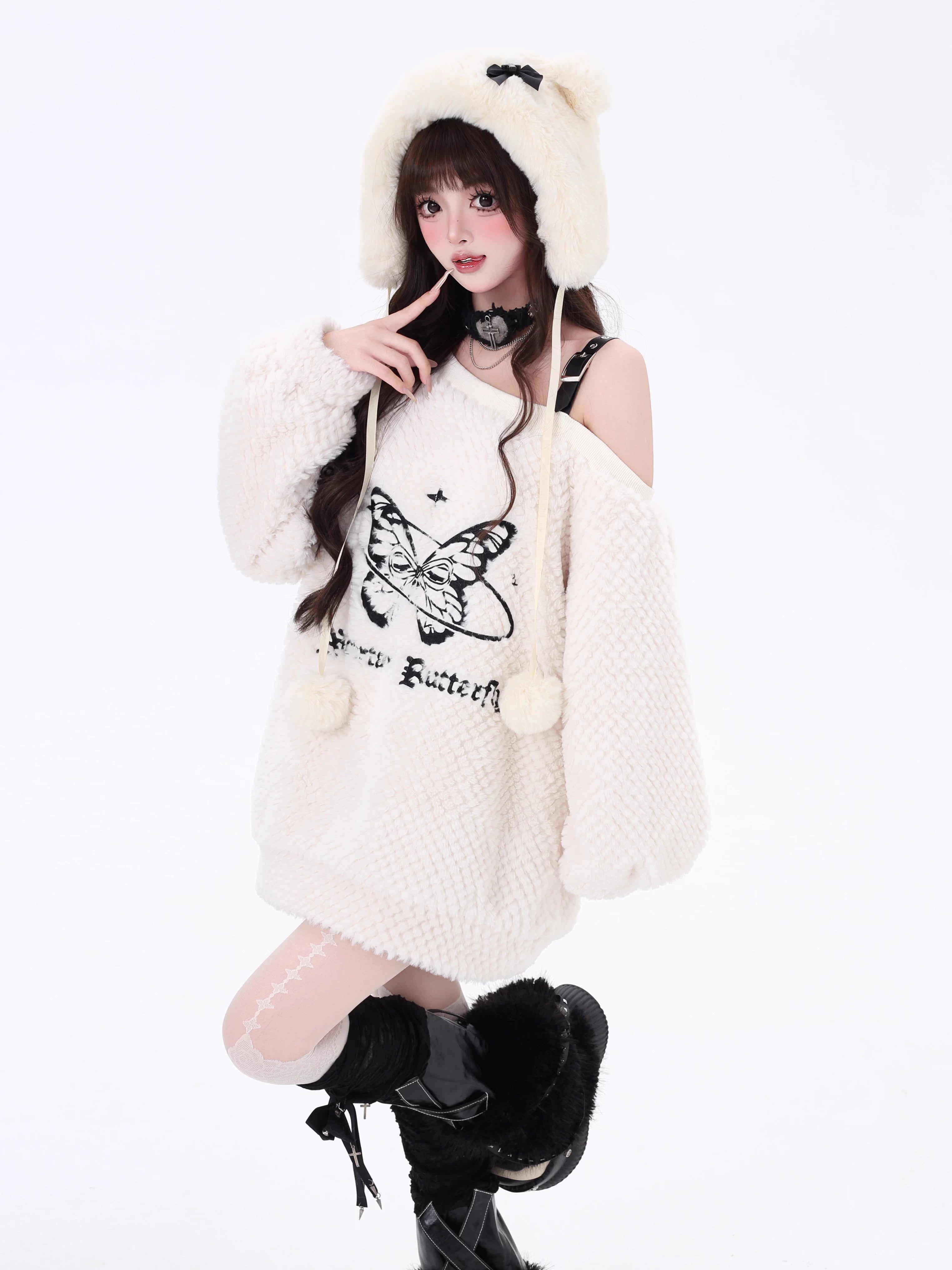 Design Concept:
This Lolita blouse in purple, white, and pink combines sweet charm with cozy warmth. Crafted from soft lamb fleece fabric, it features a loose fit for comfort and layering during the cold season. The embroidered butterfly accents bring a playful yet delicate detail, adding a youthful touch to the design. Perfect for daily winter wear, this sweatshirt blends functionality with a cute, stylish aesthetic that brightens up casual streetwear looks.