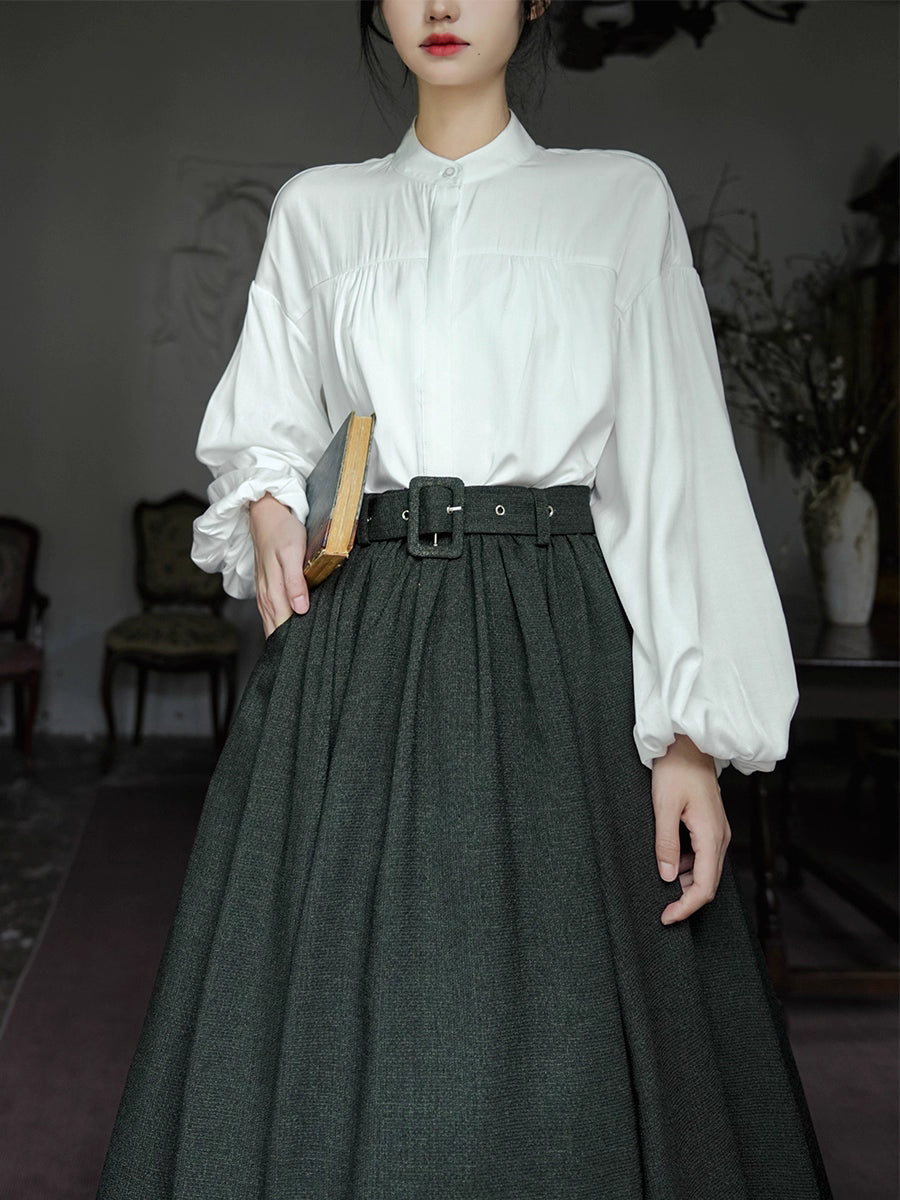Design Concept
Embrace timeless elegance with this&nbsp;White Lolita-style vintage blouse, designed with delicate lantern sleeves and a graceful double-layer construction. The loose and airy fit offers both comfort and charm, while the crisp white hue enhances its refined, versatile look. Perfect for daily wear, casual outings, or tea party gatherings, this blouse seamlessly blends classic Lolita aesthetics with a touch of vintage sophistication.