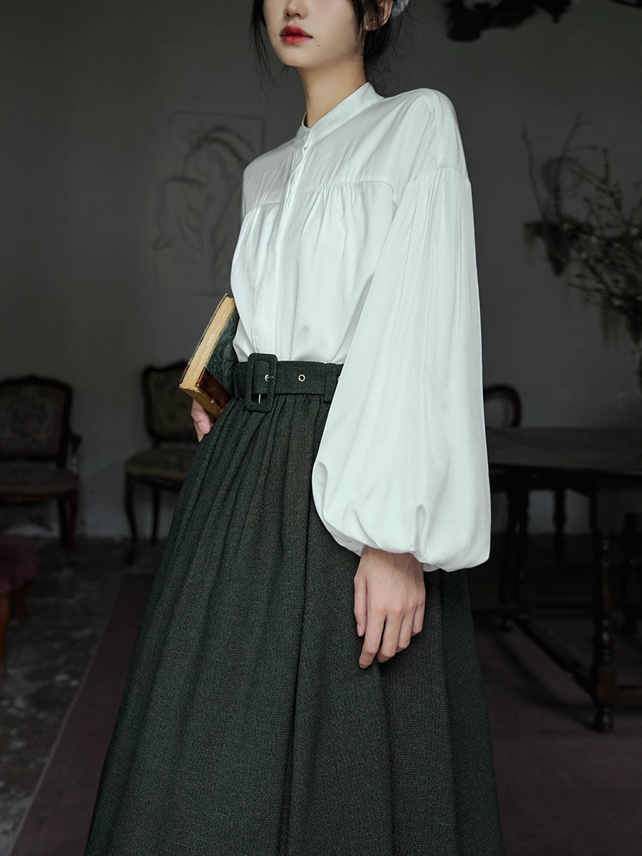 Design Concept
Embrace timeless elegance with this&nbsp;White Lolita-style vintage blouse, designed with delicate lantern sleeves and a graceful double-layer construction. The loose and airy fit offers both comfort and charm, while the crisp white hue enhances its refined, versatile look. Perfect for daily wear, casual outings, or tea party gatherings, this blouse seamlessly blends classic Lolita aesthetics with a touch of vintage sophistication.