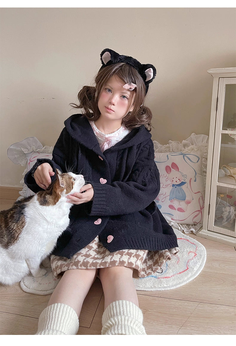 Design Concept:
Embrace a cozy, casual Lolita look with this multicolor hooded knit cardigan. Crafted from soft, high-quality yarn, the open-front design and relaxed fit provide comfort and ease of movement, while the cute hood adds a playful touch. Perfect for daily wear, casual outings, or tea party gatherings, this cardigan combines vintage charm with modern comfort for a versatile wardrobe staple.