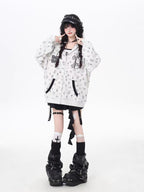 A light grey open-front cardigan blending subtle sweetness with streetwise softness. Delicate cross-stitch embroidery and a small kitten motif create a quiet yet charming statement, while the relaxed hooded design offers effortless layering potential. Perfect for early autumn's in-between weather—soft, lightweight, and subtly expressive.