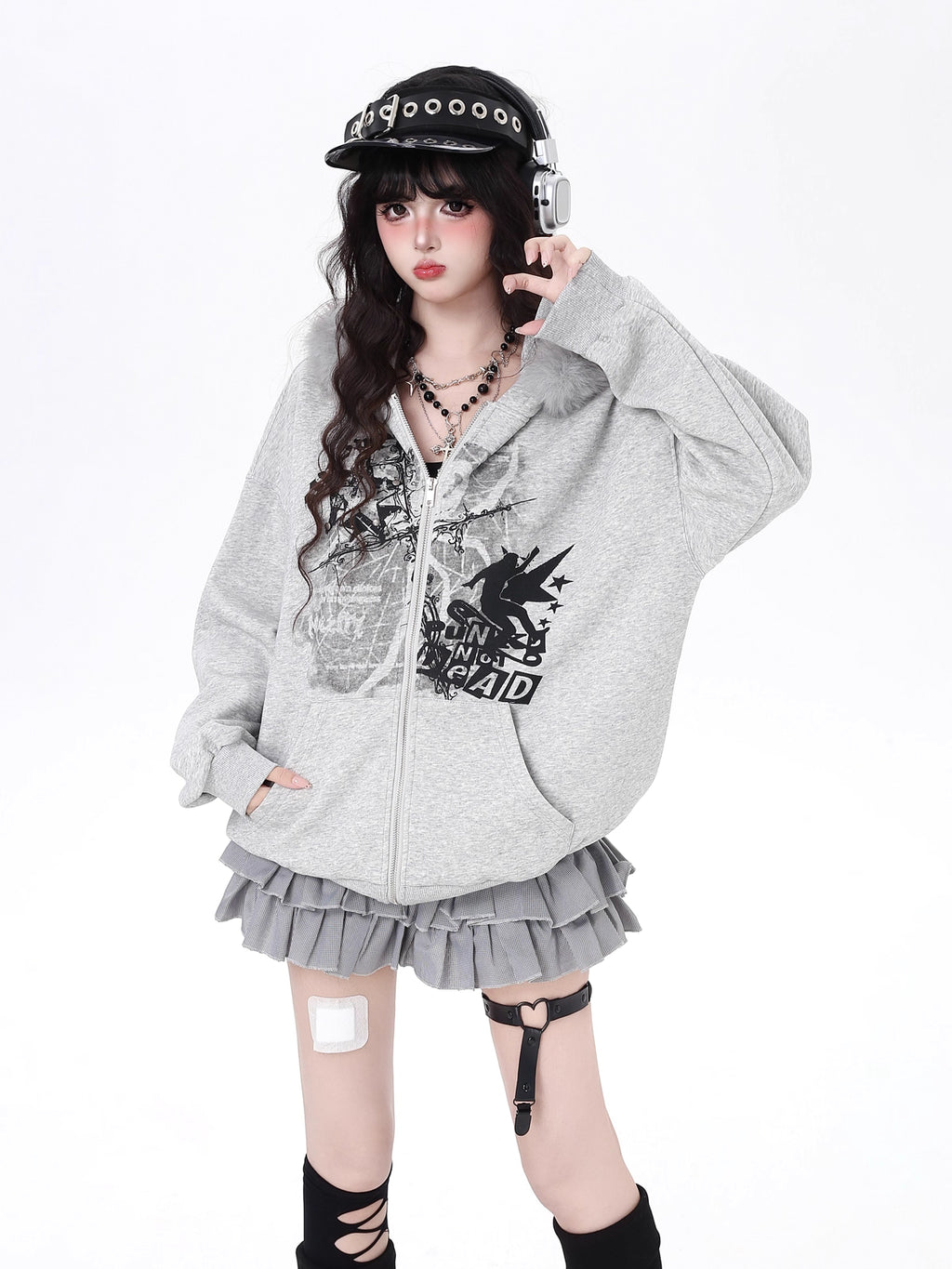 Mixing retro aesthetics with modern functionality, this hoodie features a removable faux fur-lined hood for versatile styling. The oversized cut and neutral grey-white palette offer effortless urban vibes, while brushed fleece interior ensures cozy warmth. Ideal for expressing low-key, laid-back street style with a nostalgic twist.