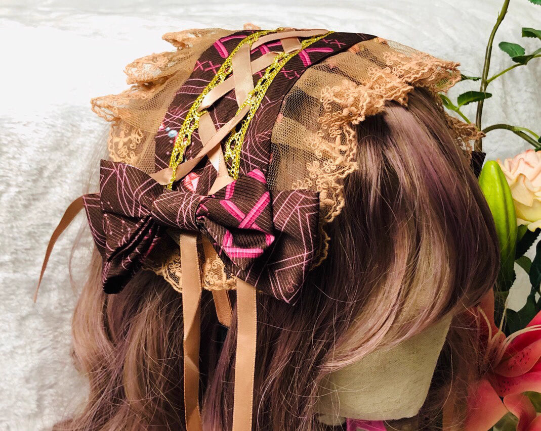 Design Concept:
This Lolita hair accessory features a delicate lace KC-style headband, combining elegance with everyday wearability. Designed for tea parties, casual outings, and seasonal events, it adds a charming and feminine touch to any Lolita hairstyle. Available in Burgundy and Brown, it complements both sweet and classic Lolita aesthetics.
