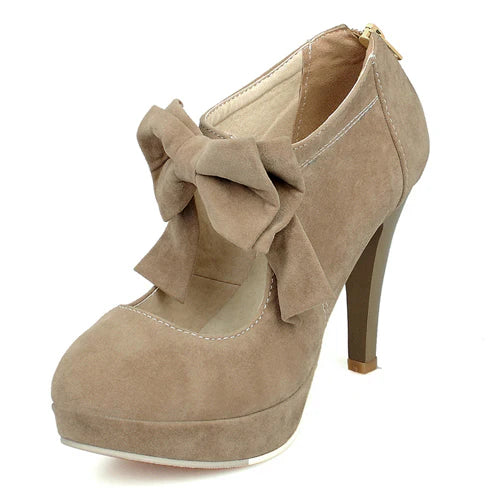 "Timeless Sweetness"&nbsp;— Inspired by the classic elegance of vintage confectionery packaging and the playful charm of Lolita fashion, these heels blend simplicity with sophistication. The pure color palette offers versatile styling options, while the bowknot detail adds a touch of romantic whimsy, making them perfect for both daily wear and special occasions.