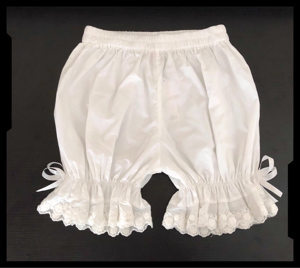 Design Concept:
These Lolita-style shorts are designed as lightweight, breathable innerwear to provide both comfort and modesty. Made from soft cotton and adorned with delicate lace, they ensure a secure anti-see-through layer under skirts or dresses. Available in black and white, these shorts combine practicality with Japanese-inspired Lolita aesthetics, making them ideal for daily wear, casual outings, or layered summer outfits.