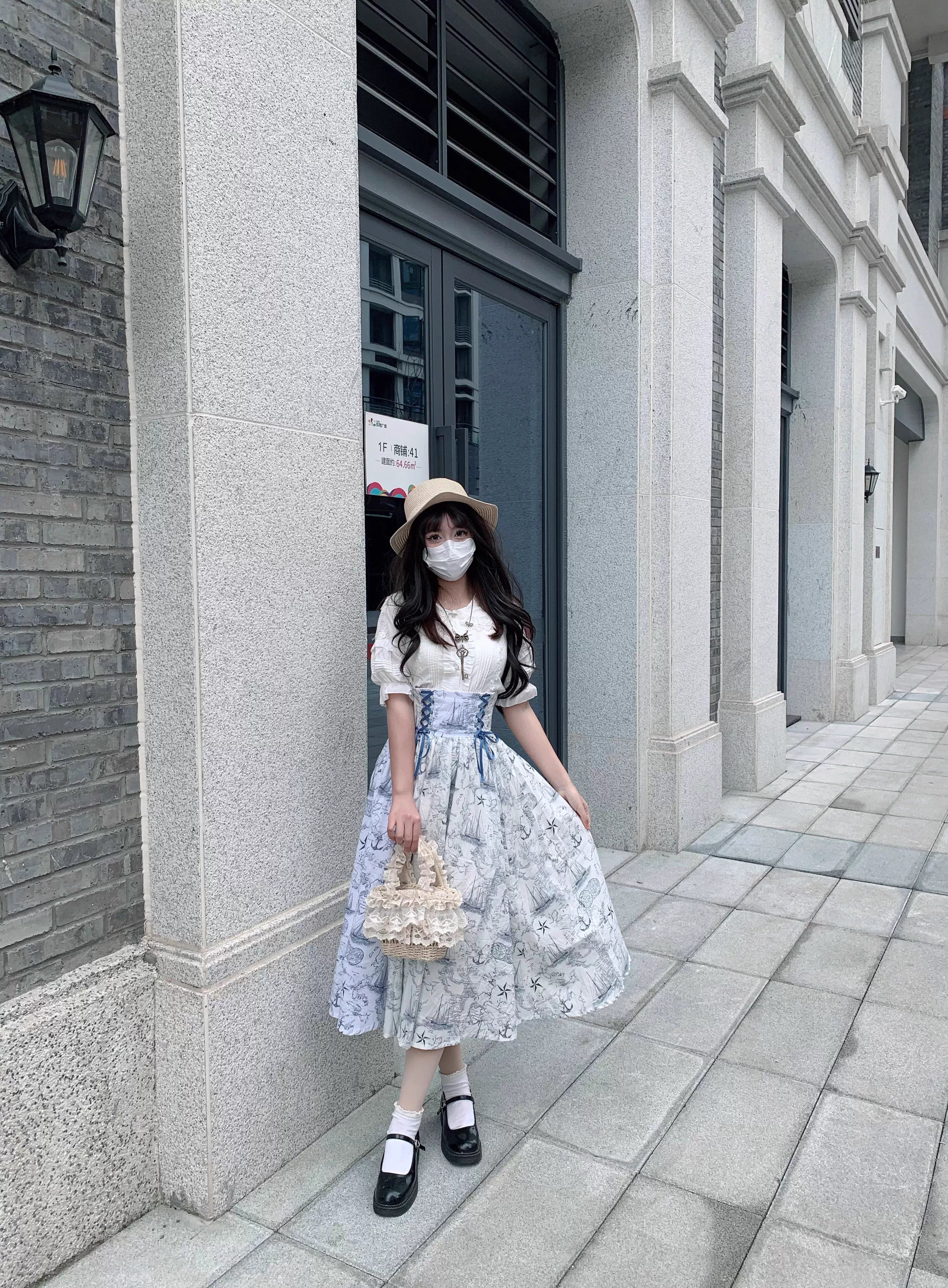 Design Concept:
This Lolita skirt in white features a charming nautical sailboat print and a high-waist puffed silhouette, showcasing a blend of vintage elegance and playful Lolita style. The generous skirt flare creates a graceful, voluminous look, perfect for daily wear, tea parties, or casual Lolita gatherings. Crafted from soft, breathable fabric, it offers comfort while maintaining a structured, eye-catching silhouette.