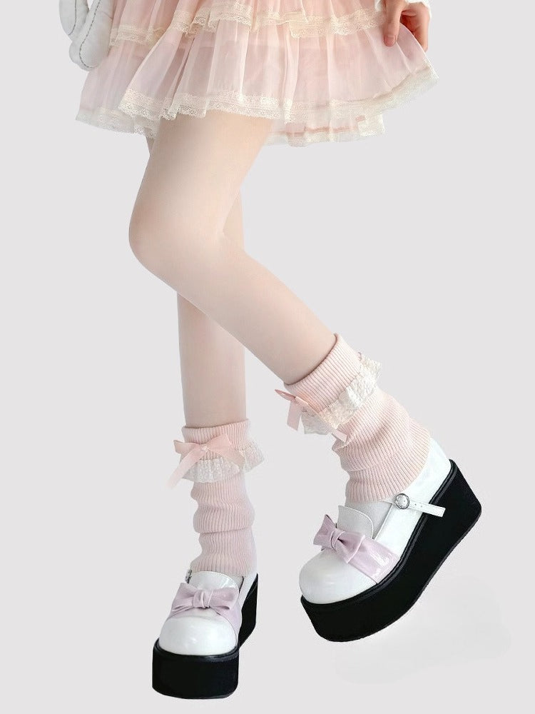 Design Concept:
Lolita Stockings Sweet Pearl Bow Knee-High Leg Warmers are designed with delicate pearl and bow accents, adding a charming and playful touch to any Lolita outfit. Crafted from soft, breathable fabric, these leg warmers provide a comfortable fit while maintaining a cute, feminine silhouette. Perfect for daily wear, tea parties, or casual Lolita gatherings, they pair beautifully with skirts, dresses, or layered outfits. Available in pink, white, black, and image color, these stockings are a 