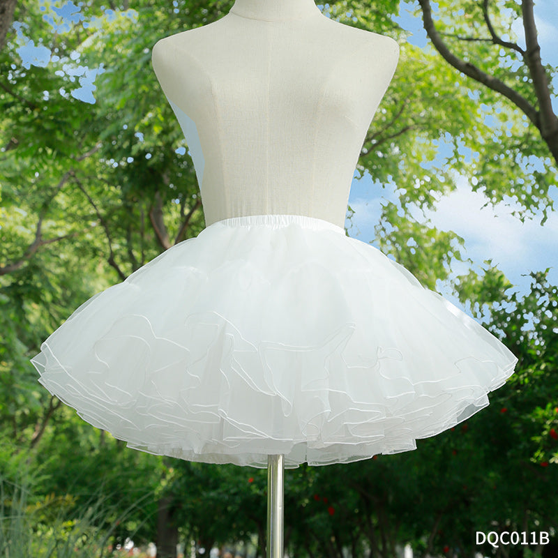 Designed for seamless integration with traditional and modern styles, this petticoat combines practicality with elegance. Its hoopless soft tulle construction provides natural lightweight support without rigidity, while the adjustable length ensures versatile wear under Hanfu, Lolita dresses, or Ma Mian skirts. The subtle fullness enhances silhouettes gracefully, offering comfort and ease for daily wear while preserving the poetic flow of traditional aesthetics.