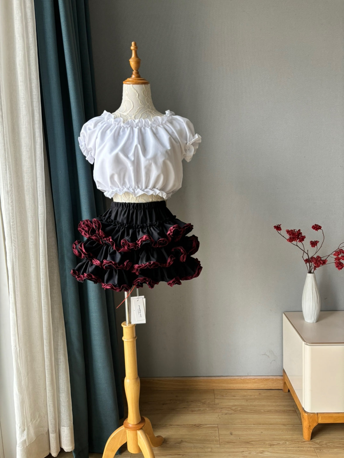 Petticoats Y2K Millennium Punk Cake Layered Skirt with Pumpkin Shorts Red Black