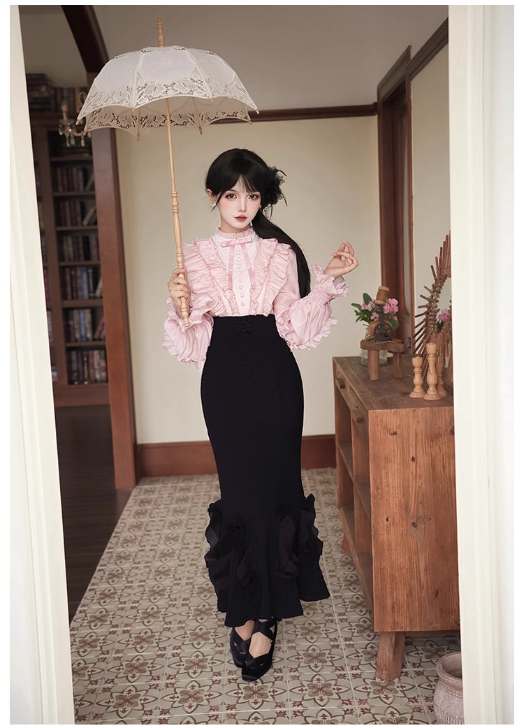This Pink/Beige Faux Two-Piece Dress is designed with a slim-fit silhouette that enhances elegance and femininity. Featuring a flattering mermaid hem and delicate ruffle details, it creates graceful movement with every step. The clever faux two-piece design adds layering without bulk, achieving both sophistication and comfort. Perfect for autumn outings, gatherings, or daily wear, this dress offers a chic and figure-flattering style that blends modern elegance with seasonal charm.
