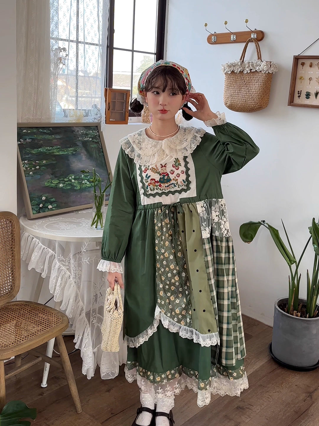 Design Concept:
This Sweet Lolita dress features a charming green floral patchwork design, crafted from soft cotton for a comfortable and breathable fit. The long sleeves and delicate doll collar add a touch of innocence and vintage charm, while the loose silhouette creates a gentle, flowing look. Perfect for daily wear, tea parties, or casual spring outings, this dress brings a cozy yet whimsical feel to your Lolita wardrobe.