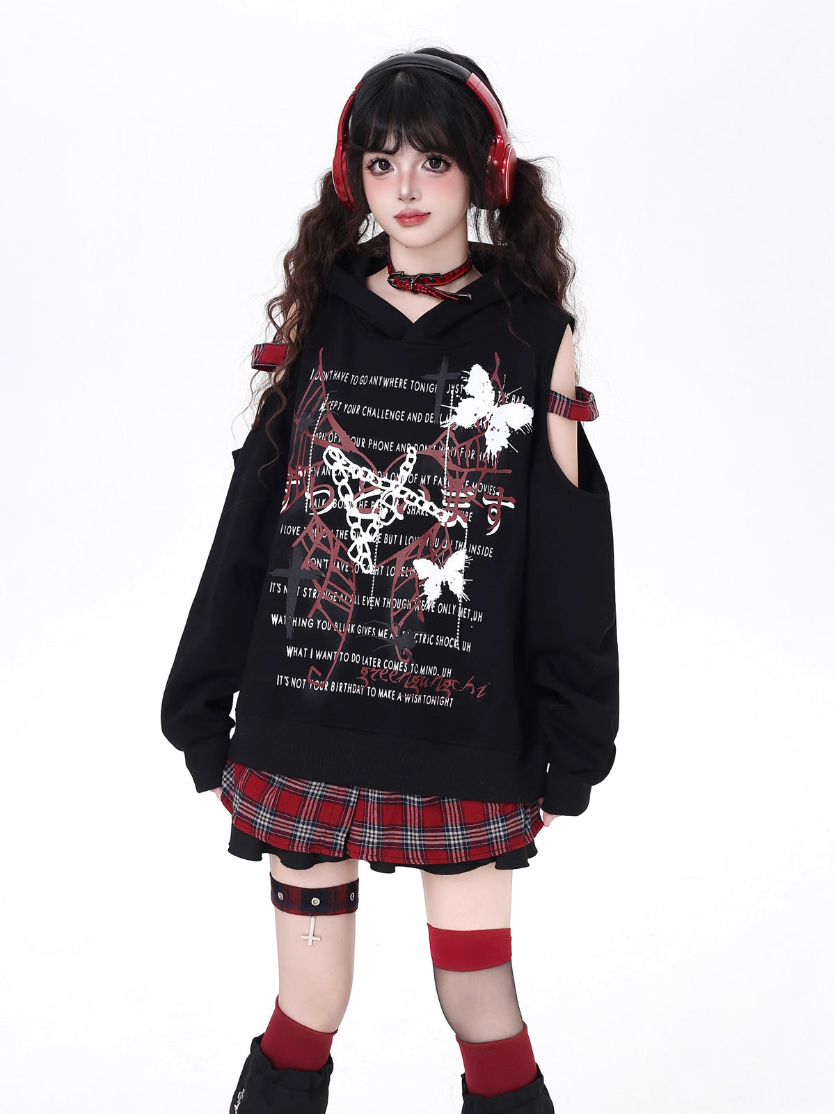 Design Concept:

This Lolita-inspired hoodie combines playful charm with casual comfort. Crafted in black and white, the design features an off-shoulder neckline and a patchwork plaid two-layer hem, giving the sweatshirt a layered, visually appealing look. Its loose fit ensures comfort for daily wear, while the subtle Sweet Cool aesthetic adds a touch of youthful elegance. Perfect for autumn outings, casual streetwear, or cozy indoor occasions, this piece pairs effortlessly with skirts, jeans, or layered ou