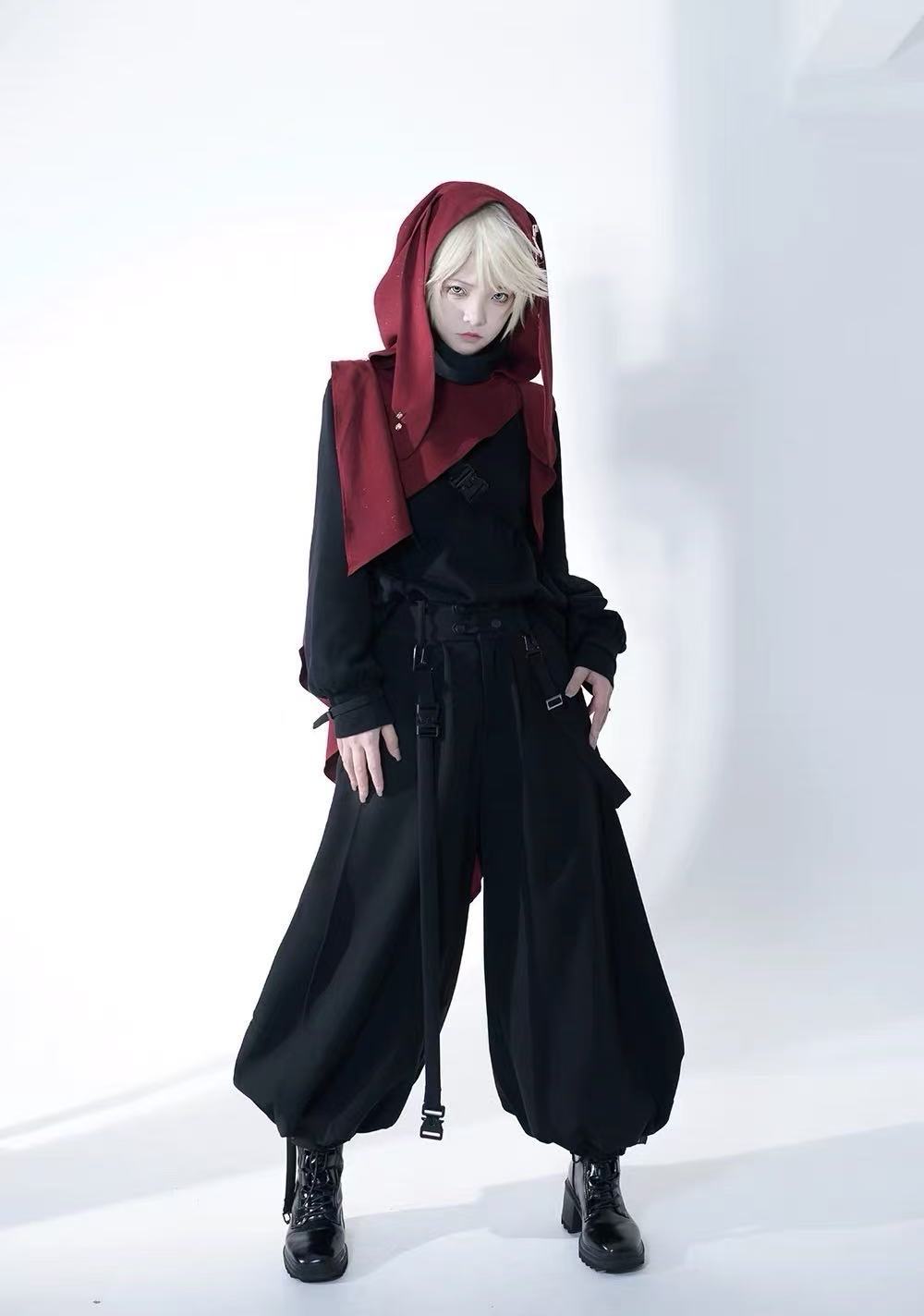 Design Concept:
This unisex Lolita-style black sweatshirt blends dark aesthetics with a modern cool flair. Featuring a sleek stand collar and a relaxed silhouette, it delivers both comfort and edge. The minimalist design is accented with subtle stylish details, making it versatile for casual wear, street fashion, or Ouji-inspired coordinates. Crafted for all seasons, this piece is ideal for layering or wearing as a statement top in everyday outfits.