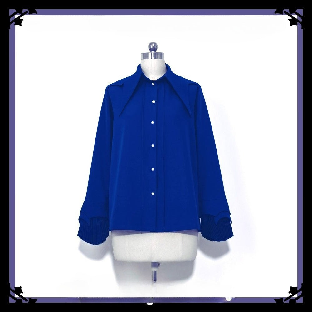 Design Concept:
This Lolita long-sleeve blouse comes in a refined white and Klein blue color combination, designed in a charming small prince style. Crafted for both comfort and elegance, it is suitable for both male and female Lolita enthusiasts. The tailored silhouette and classic design make it perfect for daily wear, tea parties, or casual Lolita gatherings.